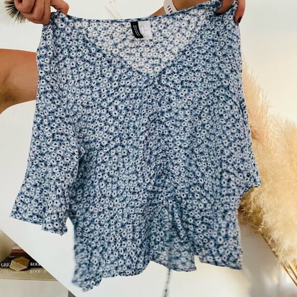 H&M DIVIDED Blue Floral Ruffle Ruched Tie Bell Half Sleeve Top Blouse Shirt 12 - Picture 5 of 8